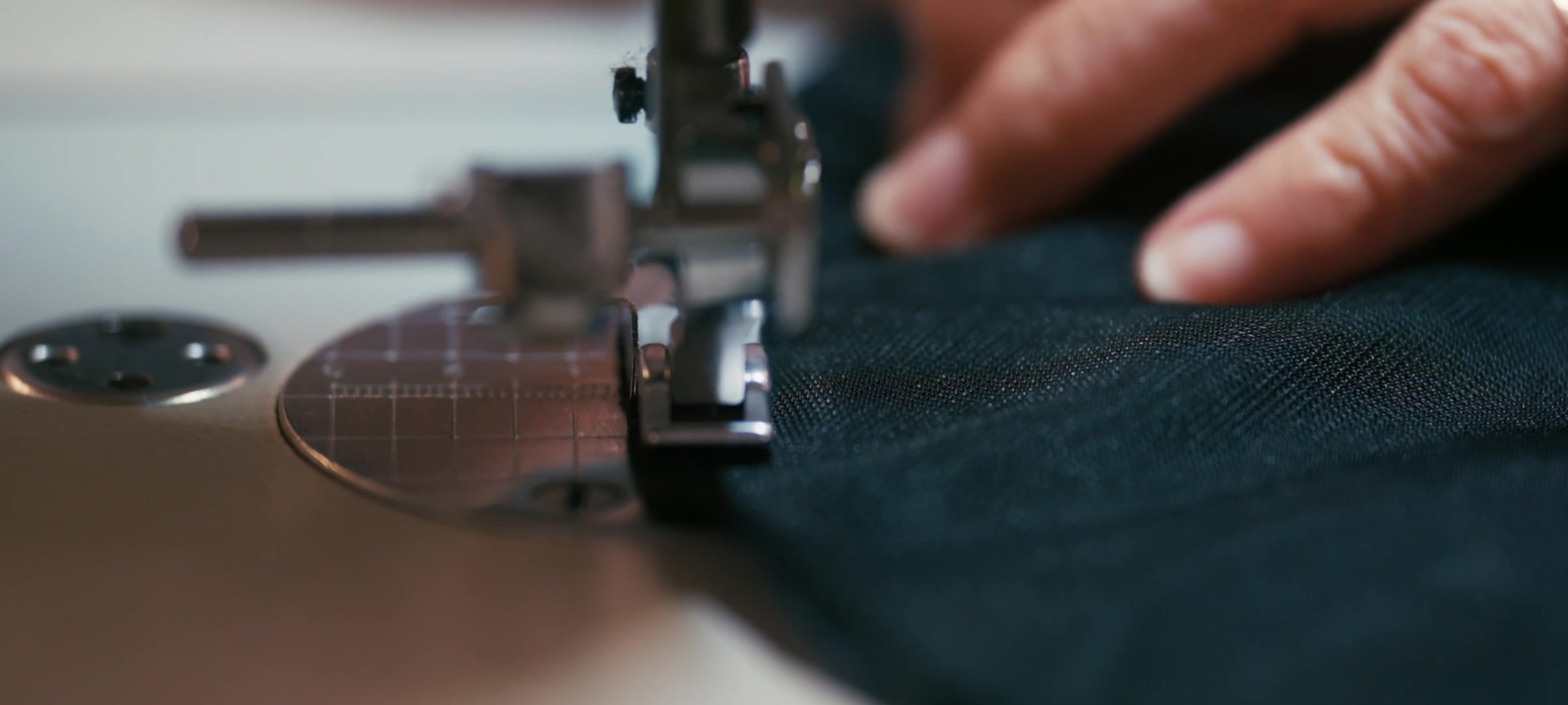「The Makers」の場面
